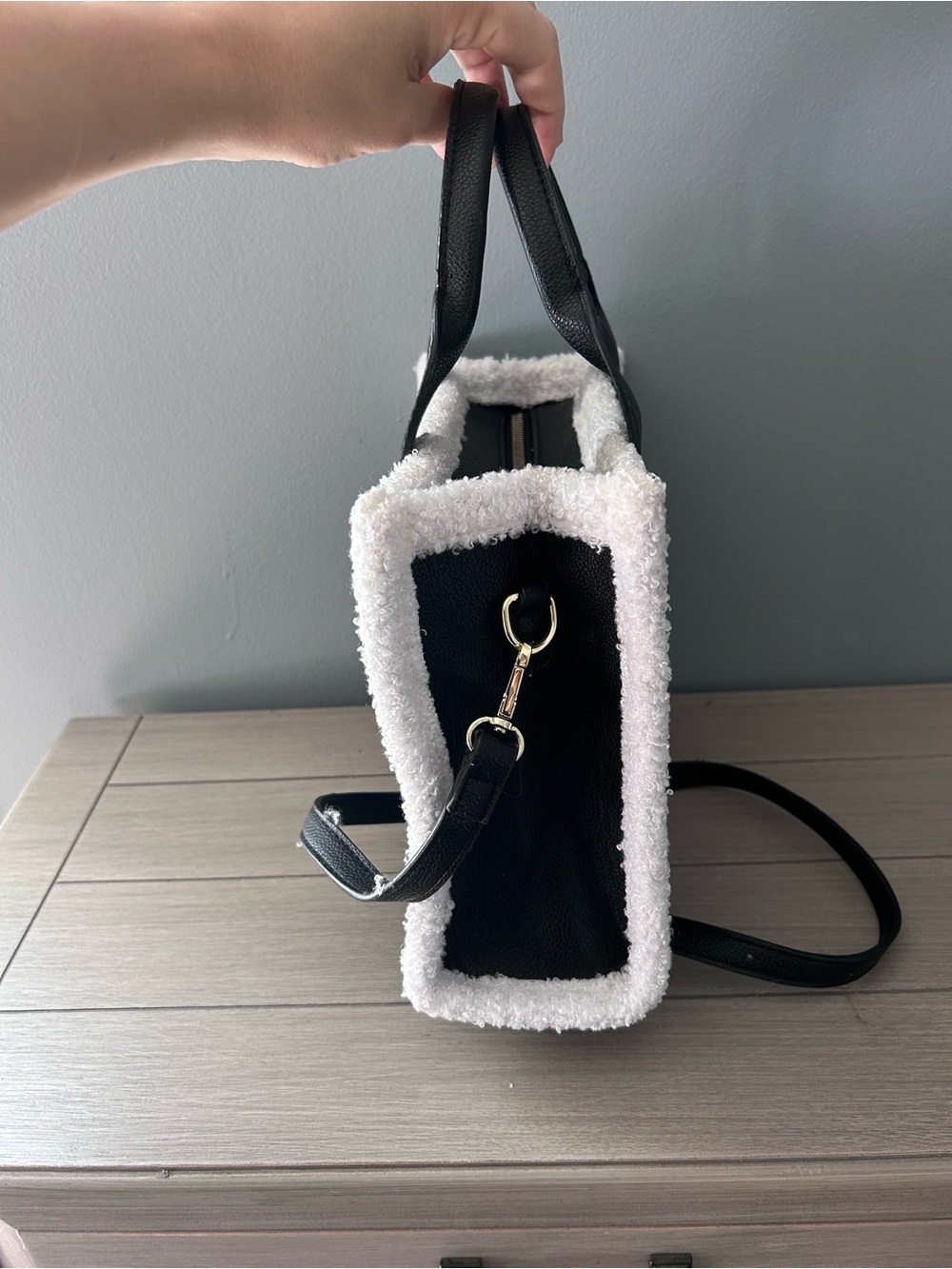 THE TOTE BAG Black and White Sherpa Trim Tote - Picture 4 of 12
